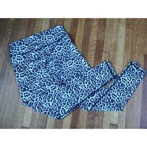 Zyia Active Womens Leopard Brilliant Scrunchy What High Rise 7/8 Leggings Size 4